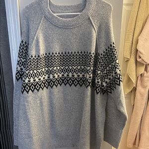 Aerie Gray and Black Patterned Crew Neck Sweater